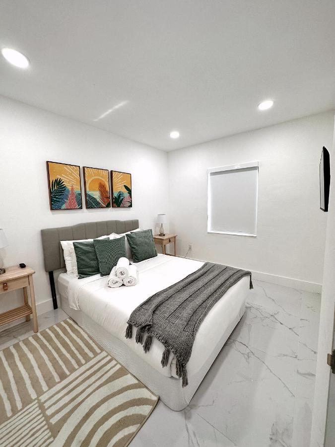 New Comfy And Modern House Near Airport Holiday home Miami